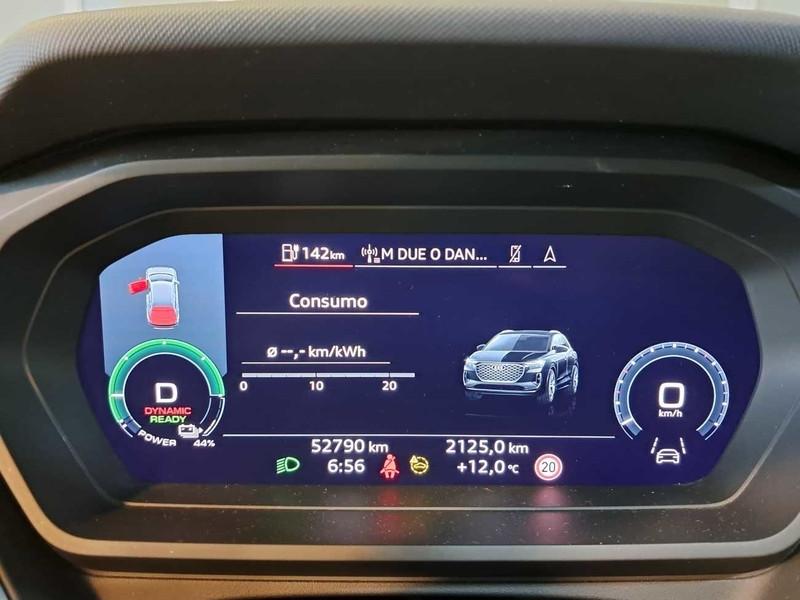 AUDI Q4 40 e-tron Business Advanced