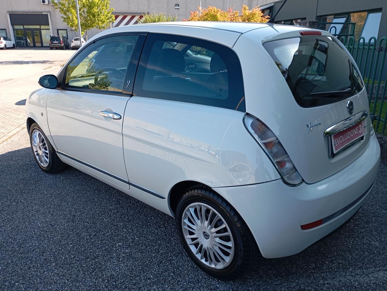 Lancia Ypsilon 1.2 Argento