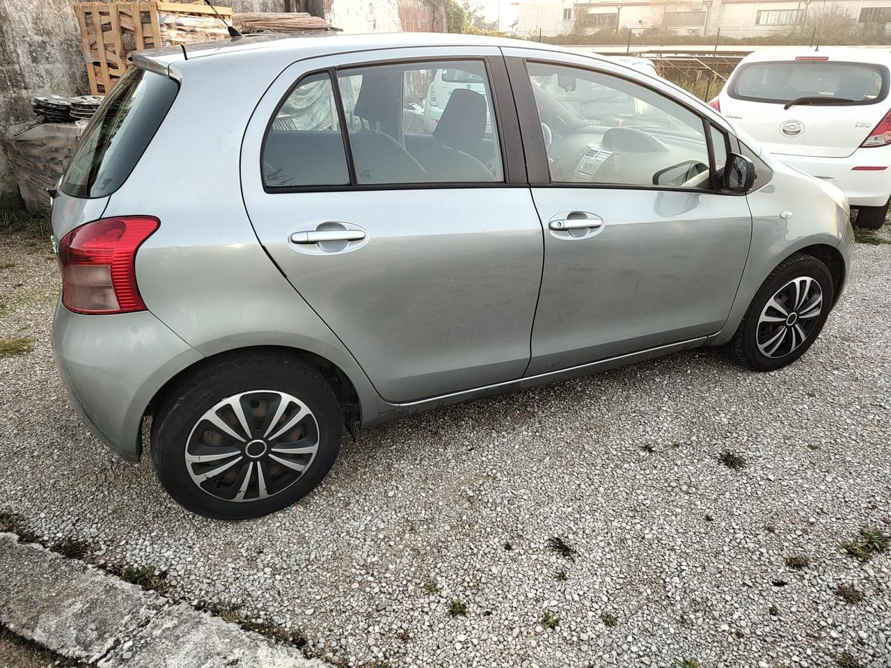 Toyota Yaris 1.0 5 porte km 188000