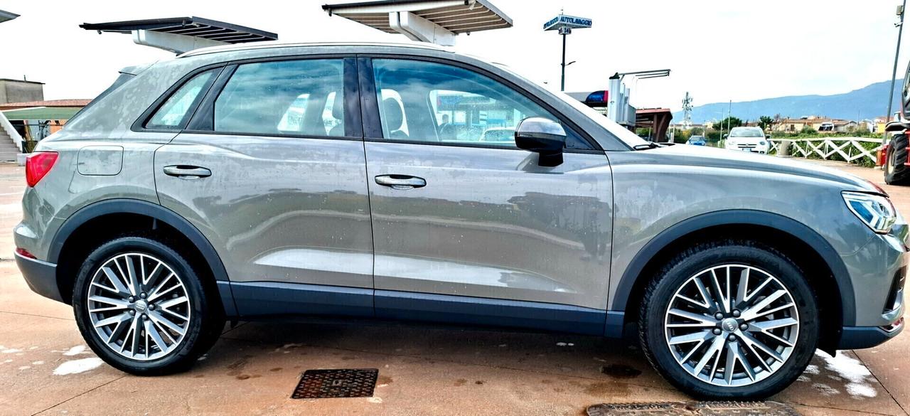 AUDI Q3 40 2.0 TDI quattro S tronic Business 190cv