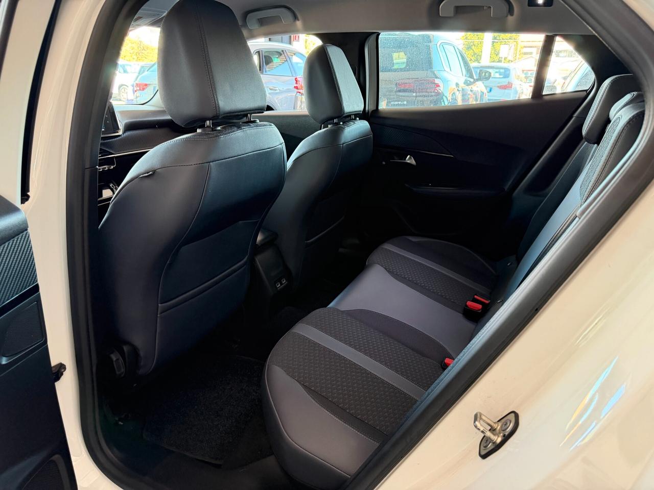 Peugeot 2008 PureTech 130 S&S Allure (96kw)