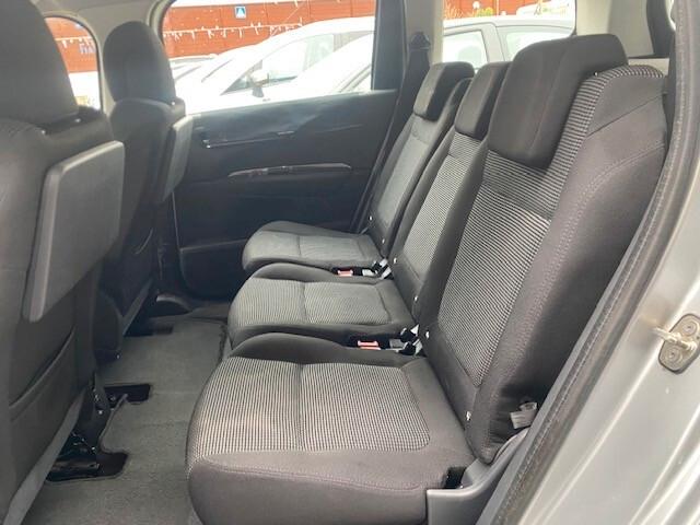 Peugeot 5008 1.6 HDi 112CV Family