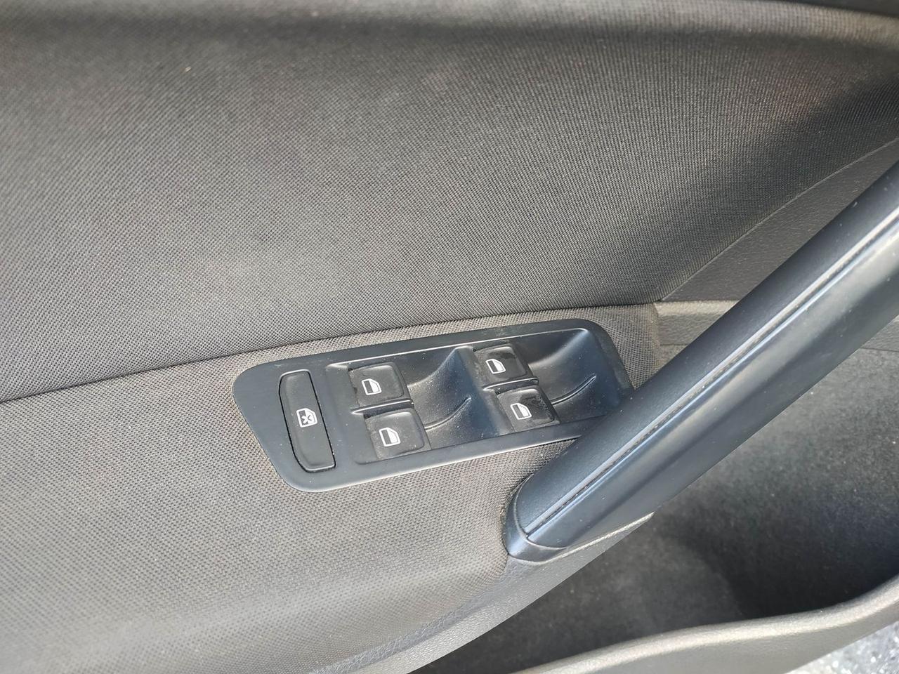 Volkswagen Golf Comfortline 1.6 TDI 110CV Bl #9567