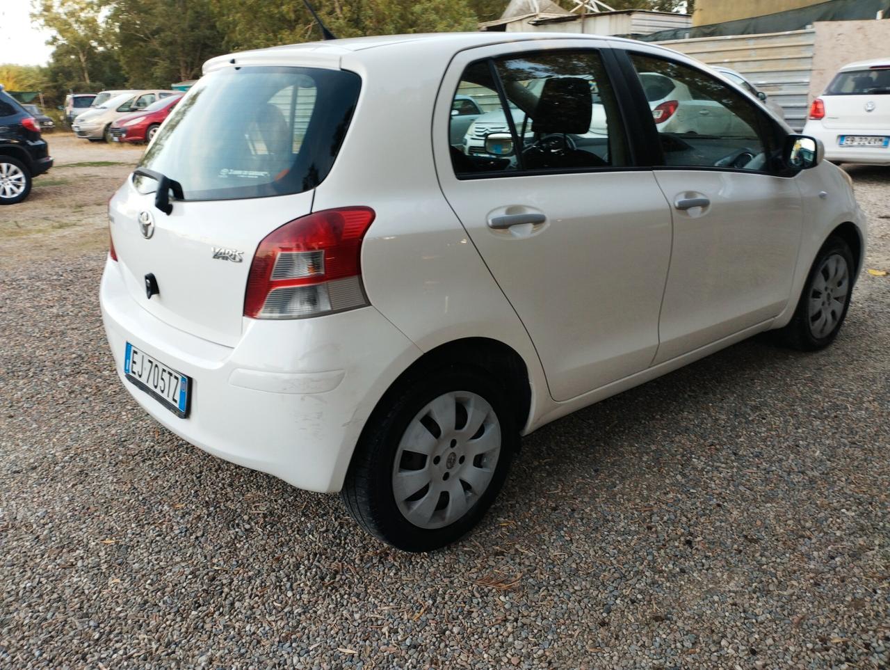 Toyota Yaris 1.0 5 porte Sol