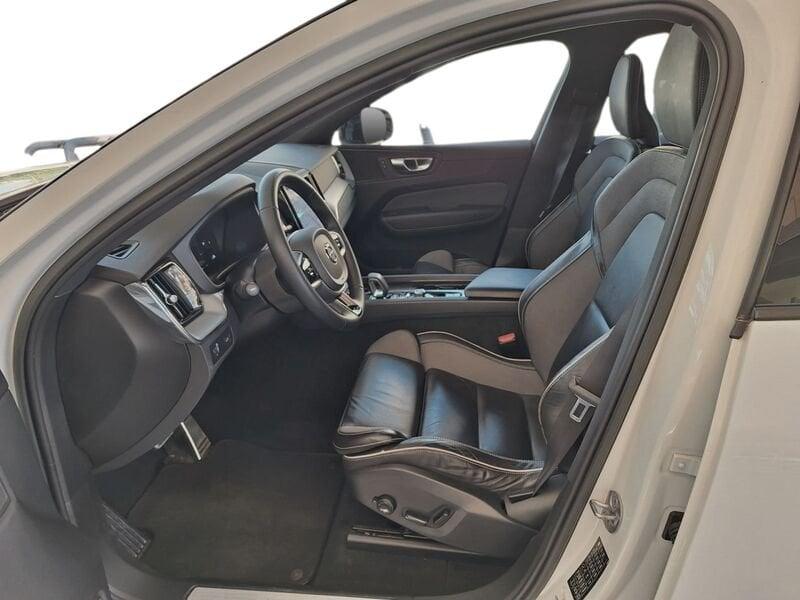Volvo XC60 B4 197+14 CV Mild Hybrid Diesel Automatico R-Design