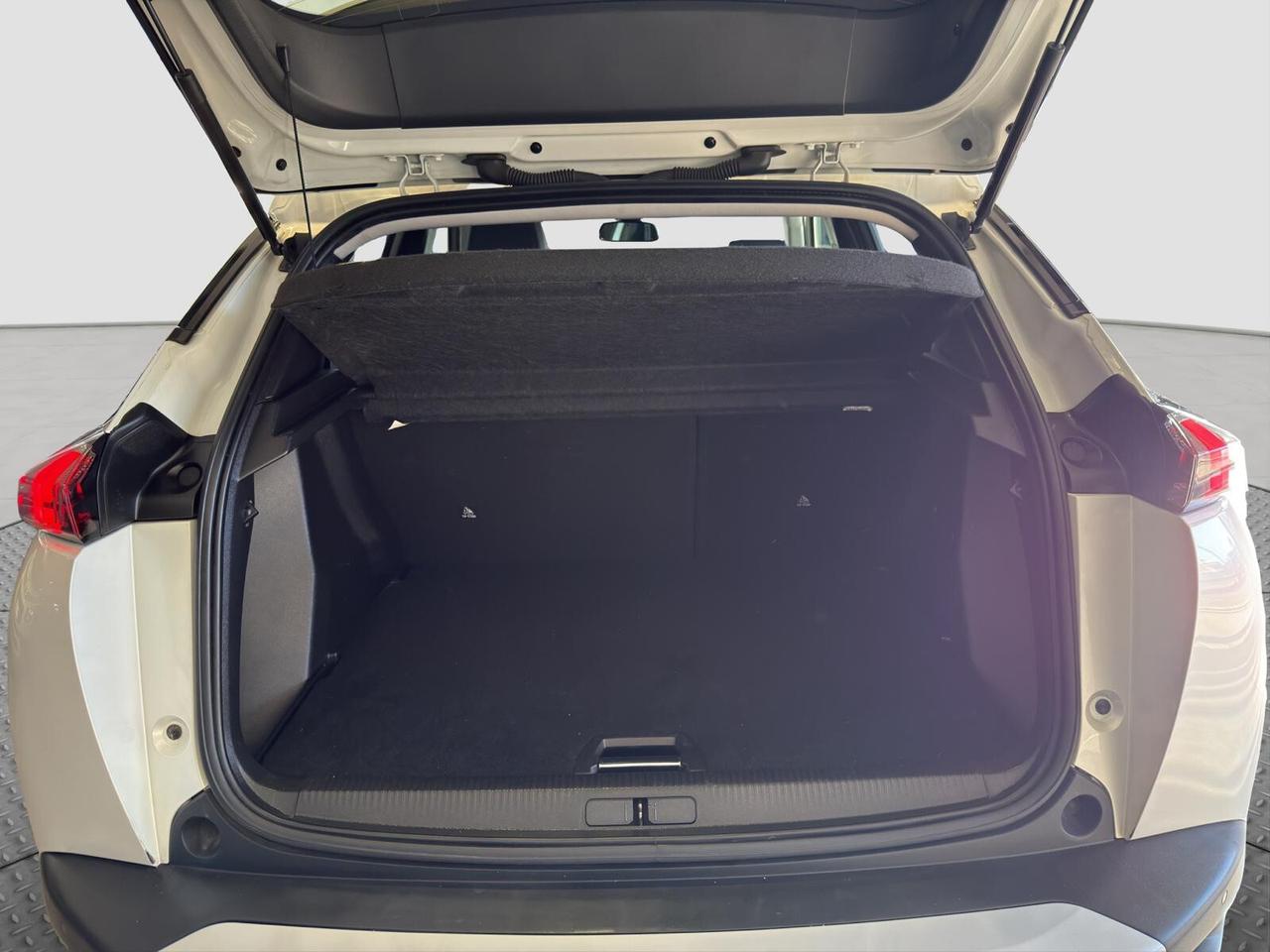 Peugeot 2008 1.5 bluehdi 130cv Allure automatica 2020