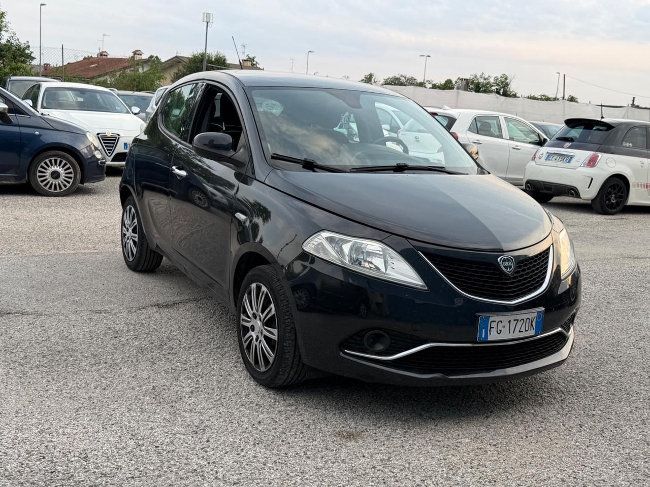 Lancia Ypsilon 1.2 69 CV 5 porte Mya