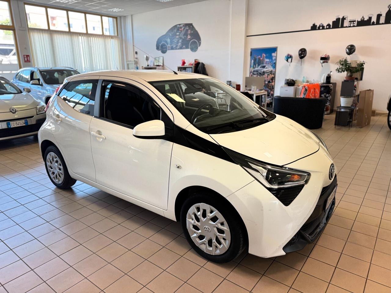 Toyota Aygo 1.0 VVT-i 72 CV 5 porte x-cite