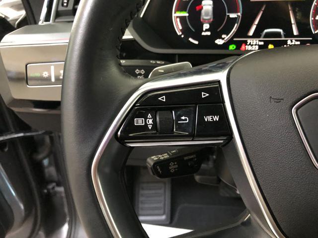 AUDI e-tron quattro