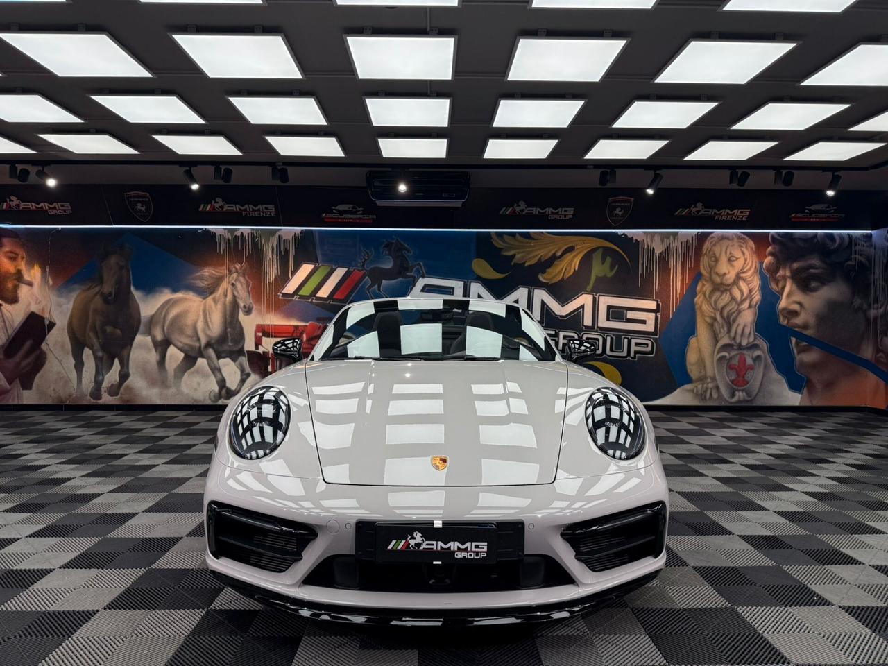 Porsche 911 Carrera 4 GTS Cabriolet (949)