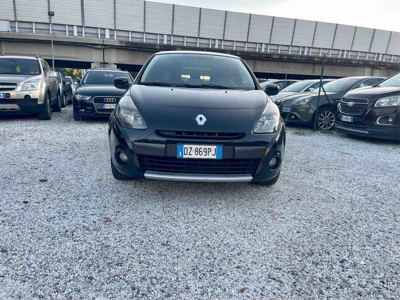 RENAULT CLIO - PER NEOPATENTATI
