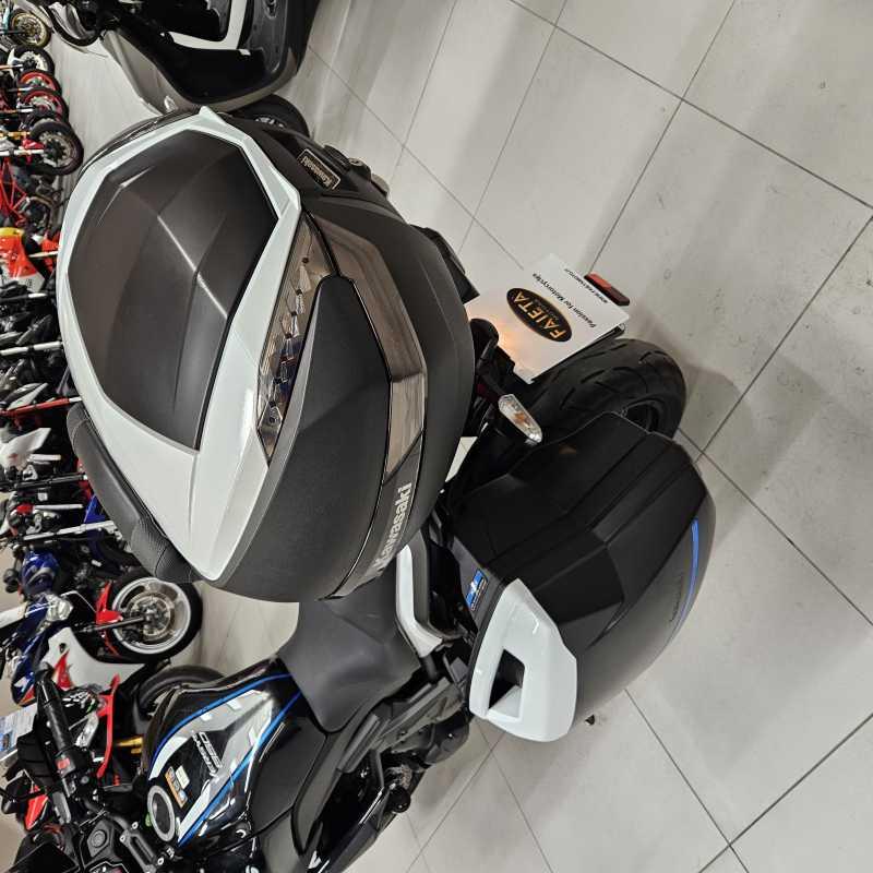 Kawasaki Versys 650 Grand Tourer - 2021