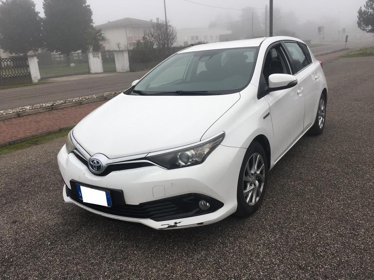Toyota Auris 1.8 Hybrid Active-ok neopatentati-UNICO PROPRIETARIO
