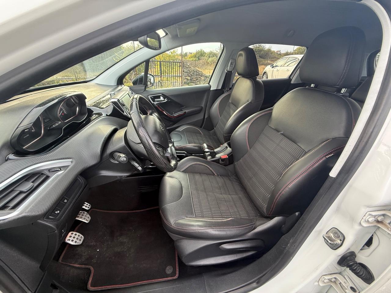 Peugeot 2008 BlueHDi 100 S&S Style