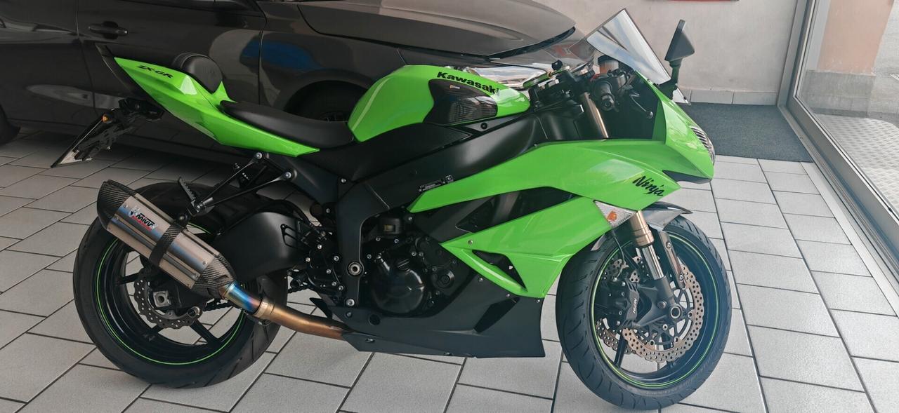 Kawasaki Ninja 600 ZX-6R RACING