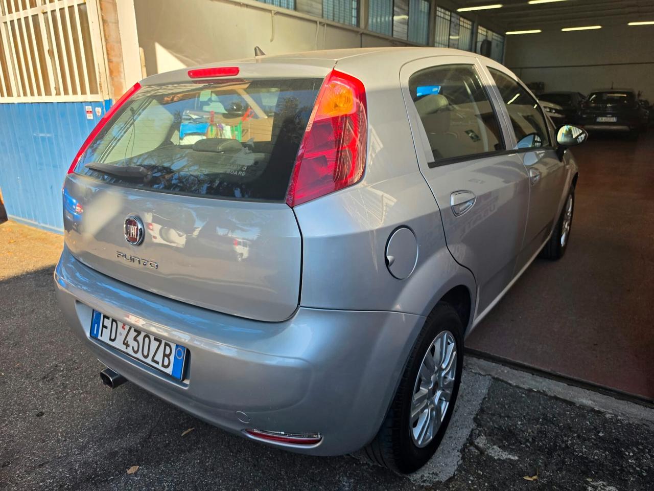 Fiat Punto 1.2 8V 5 porte Lounge rate da 99,00