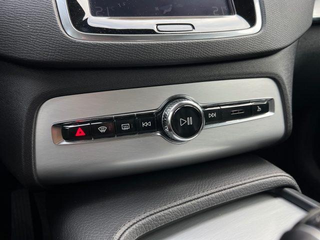 VOLVO XC90 D5 AWD Geartronic 7 posti Momentum
