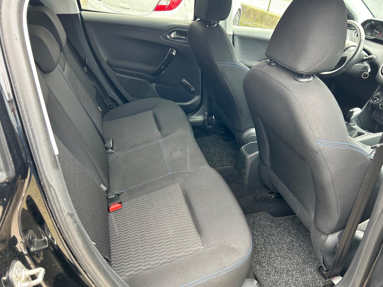 Peugeot 208 BlueHDi 100 S&S 5 porte Signature