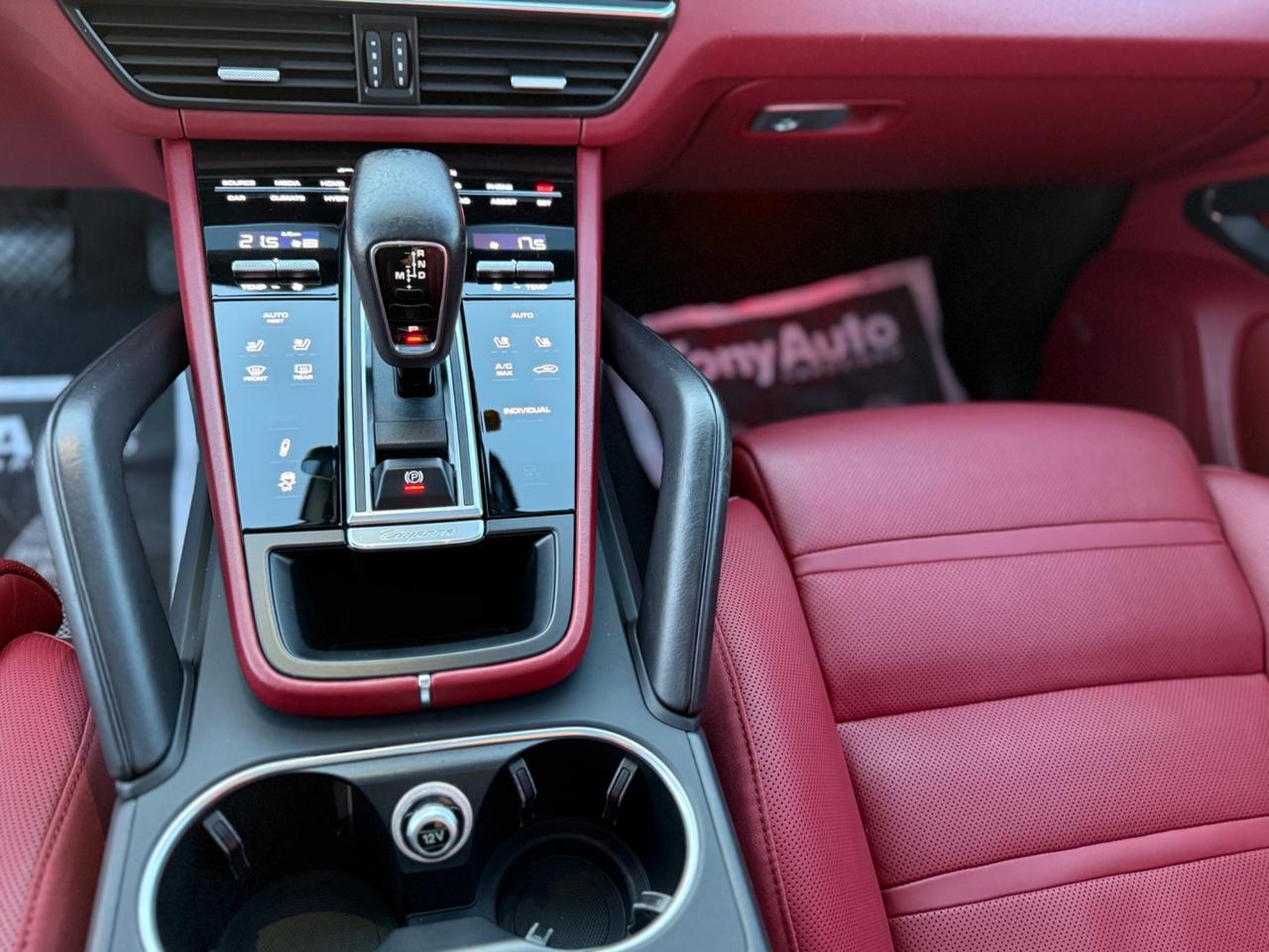Porsche Cayenne Coupé 3.0 V6 E-Hybrid TETTO,INTERNI in PELLE CARTIER,TELECAMERA ,AAPLE CARPLAY,VIRTUAL COCKPIT