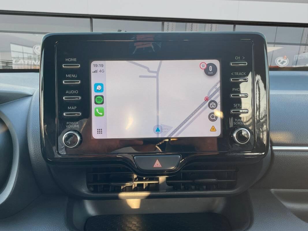 Toyota Yaris 1.0 Trend CON TELECAMERA E CARPLAY