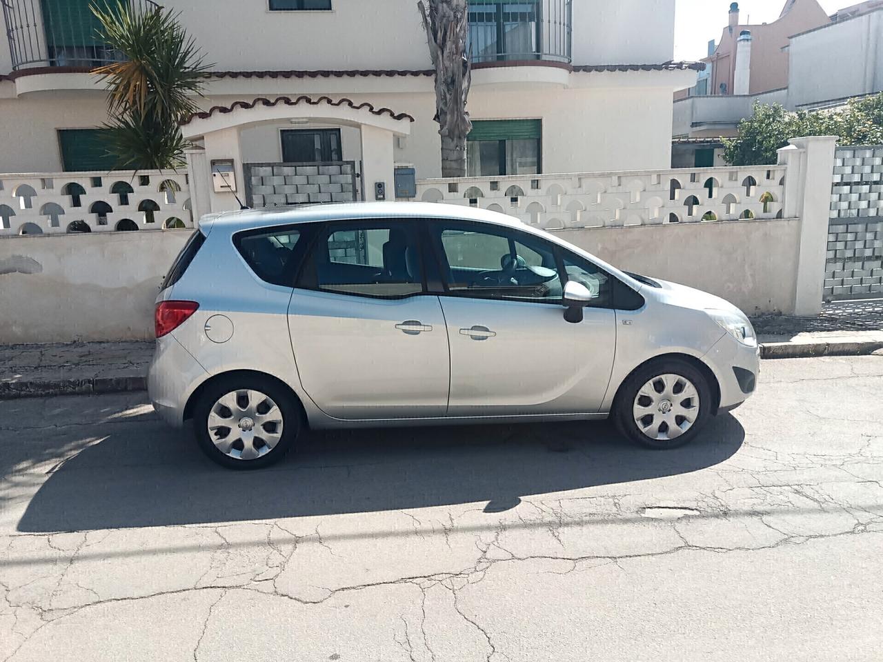 Opel Meriva 1.4 benzina