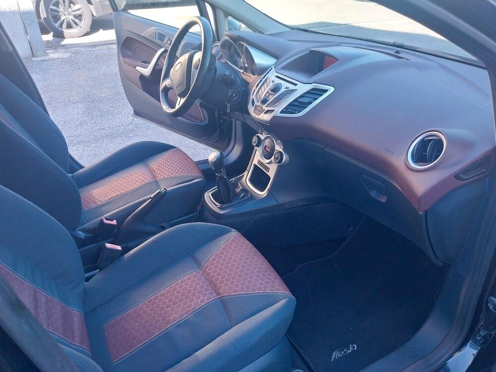 Ford Fiesta 1.4 5 porte Bz.- GPL Titanium