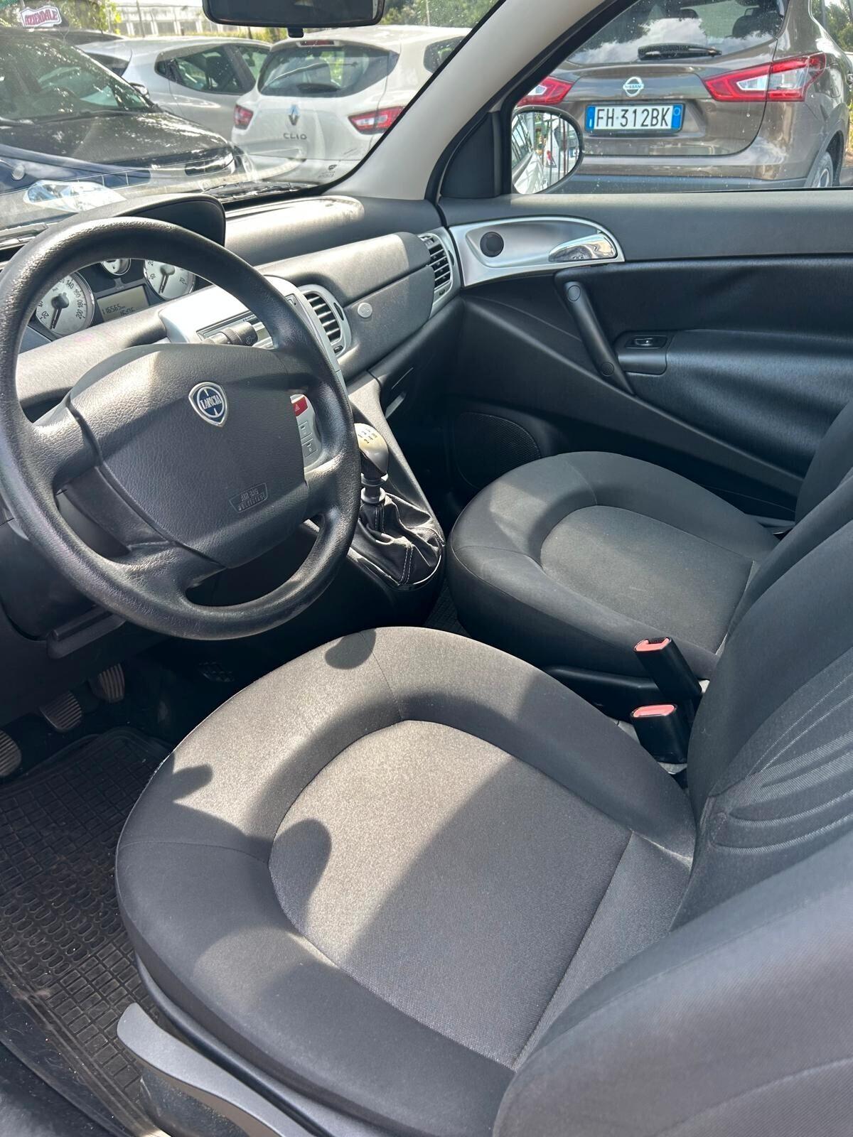Lancia Ypsilon 1.2 Benzina 69 CV Unyca 3 porte ok neo patentati