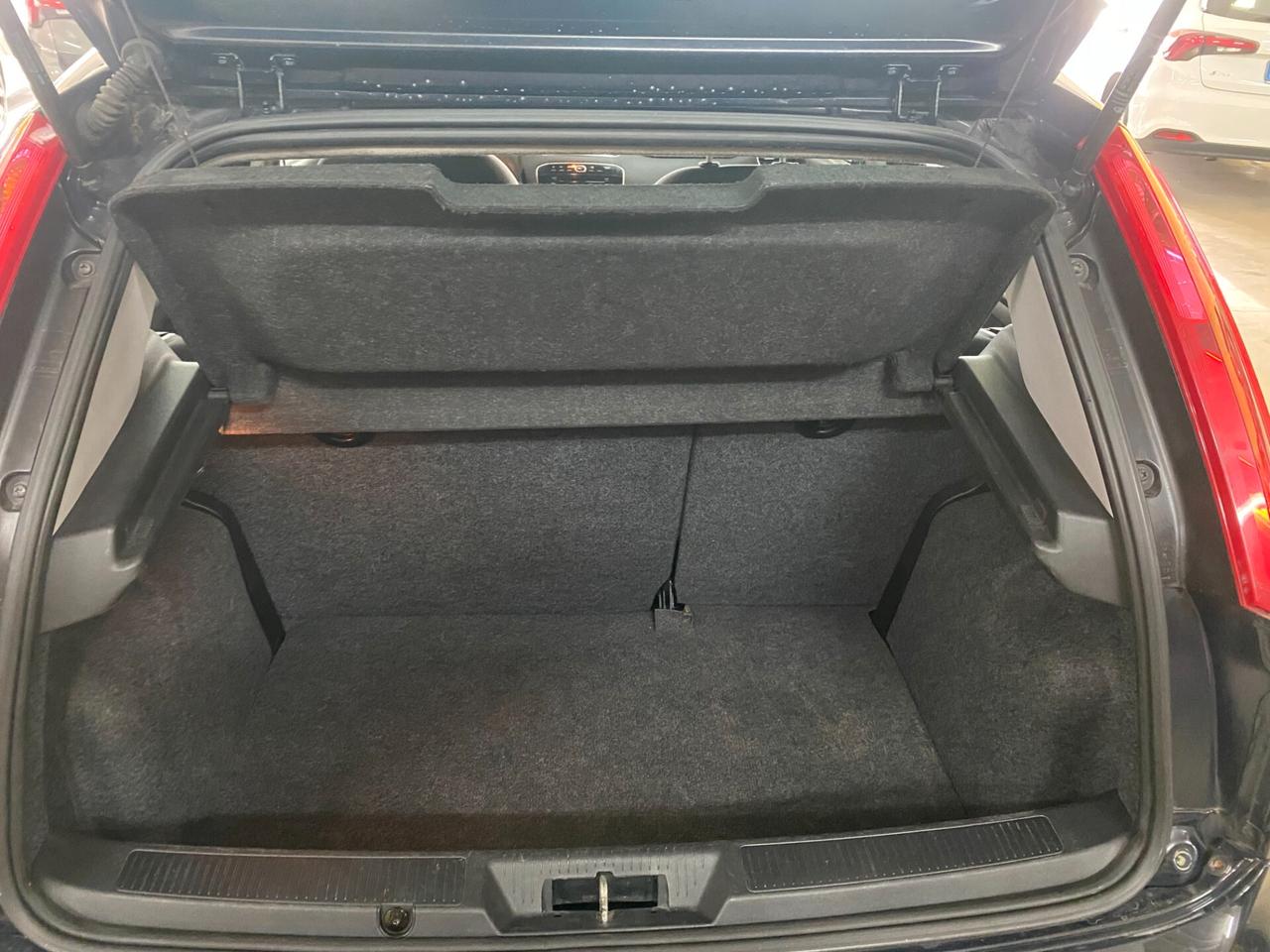 Fiat Punto 1.3 MJT II S&S 95 CV 5