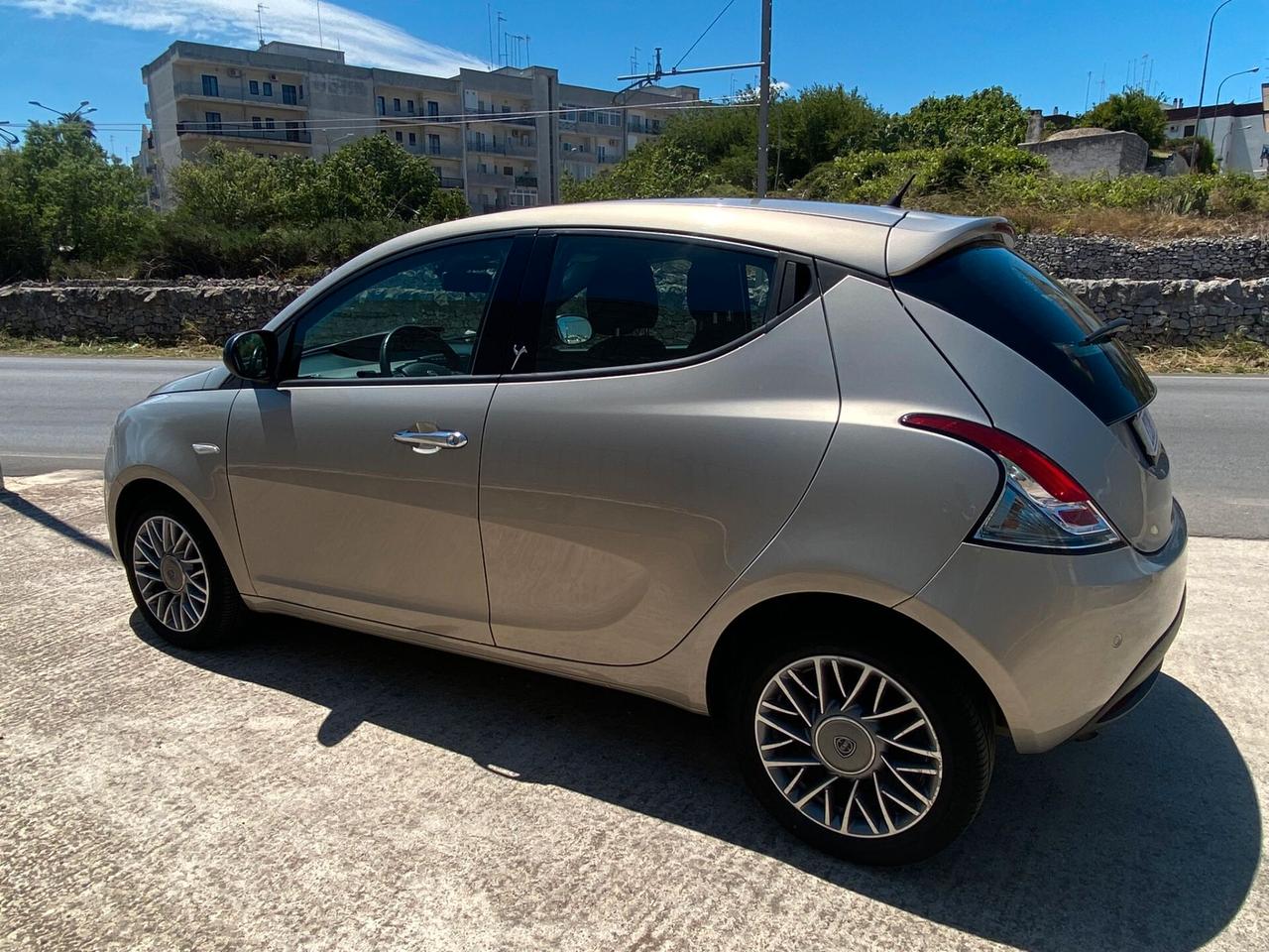 Lancia Ypsilon 1.3 MJT 16V 95 CV 5 porte S&S Gold