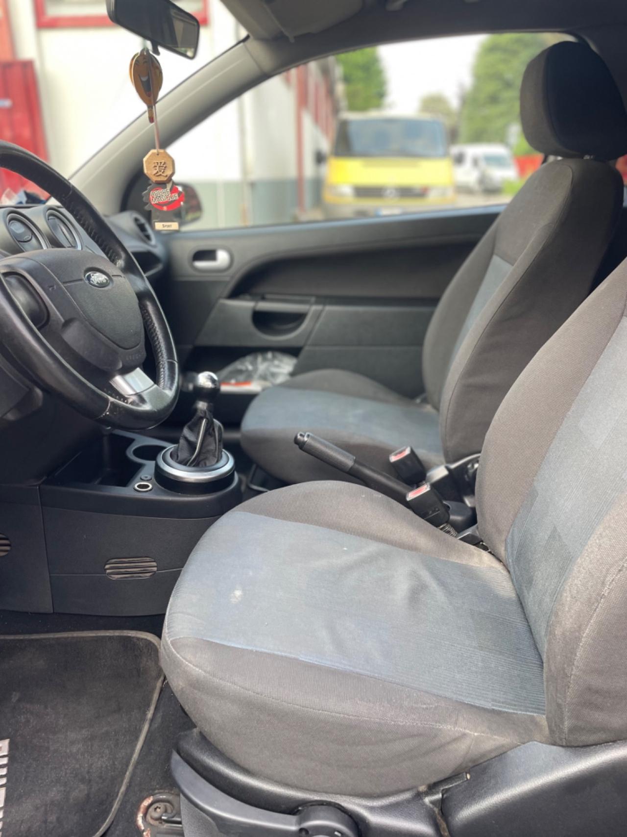 Ford Fiesta 1.2 16V 3p. Ghia