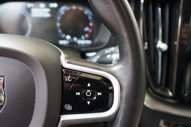 VOLVO XC60 B4 AWD Geartronic Inscription Ufficiale Certificat