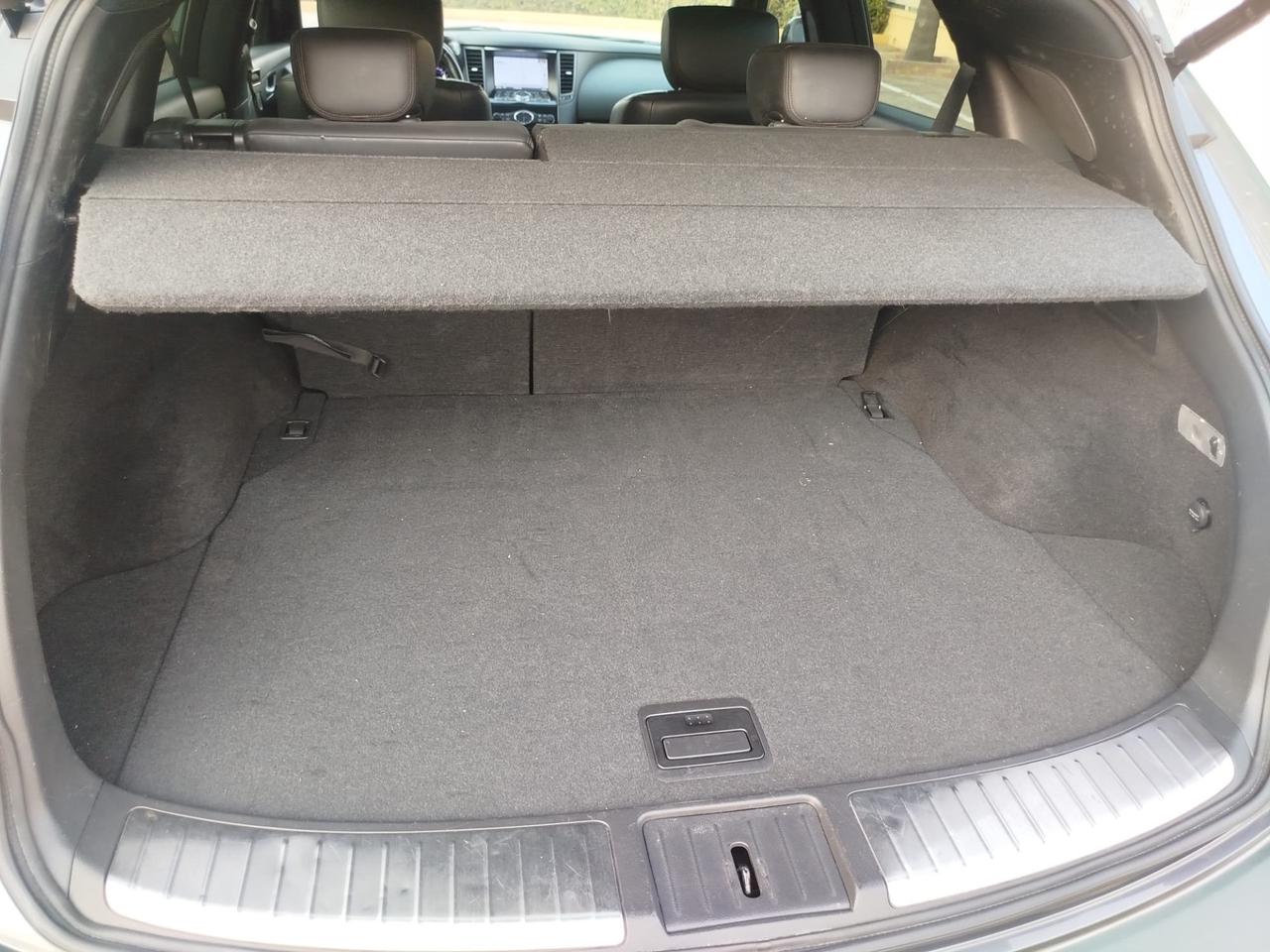 Infiniti QX70 3.0 diesel V6 AT S Premium