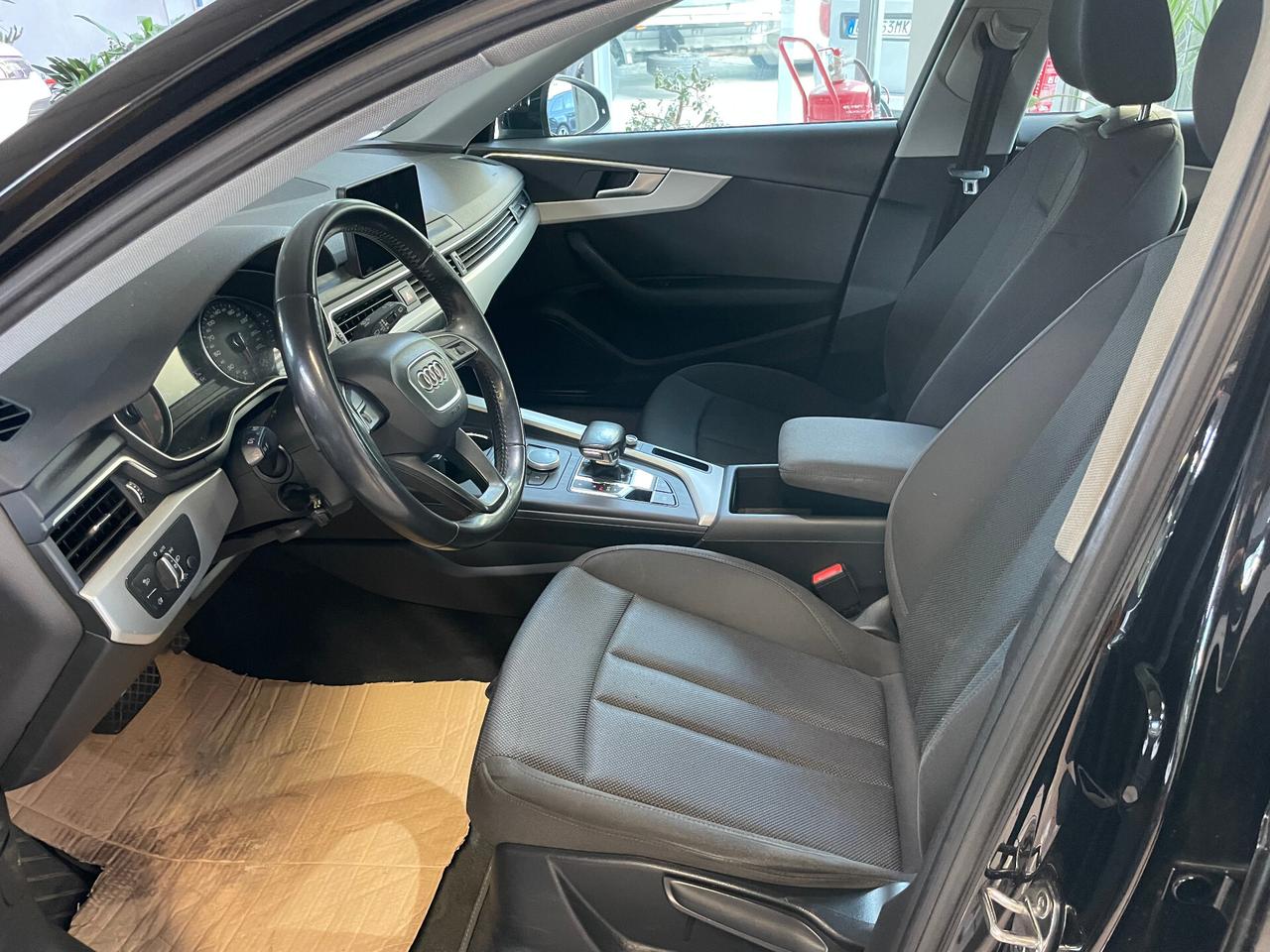Audi A4 Avant 30 TDI S tronic Design