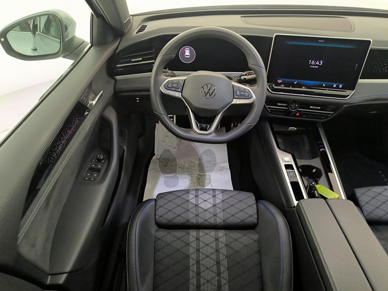Volkswagen Passat 2.0 tdi scr r-line plus 150cv dsg