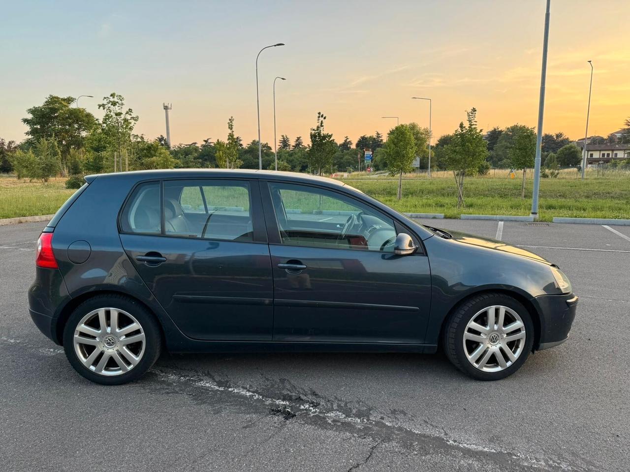 Volkswagen Golf 1.6 16V FSI 5p. Comfortline