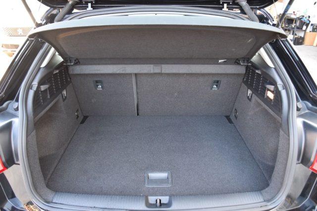 AUDI Q2 30 TDI S tronic Business *Telecamera, Navigatore*