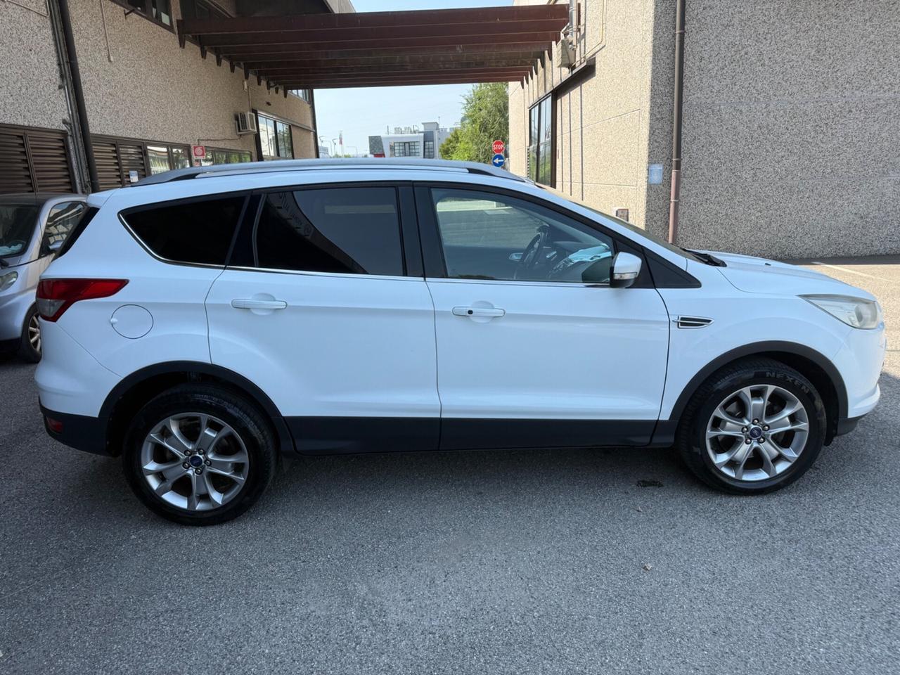 Ford Kuga 2.0 TDCI 140 CV 4WD Titanium