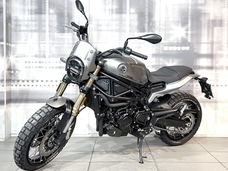 Benelli Leoncino Trail 800