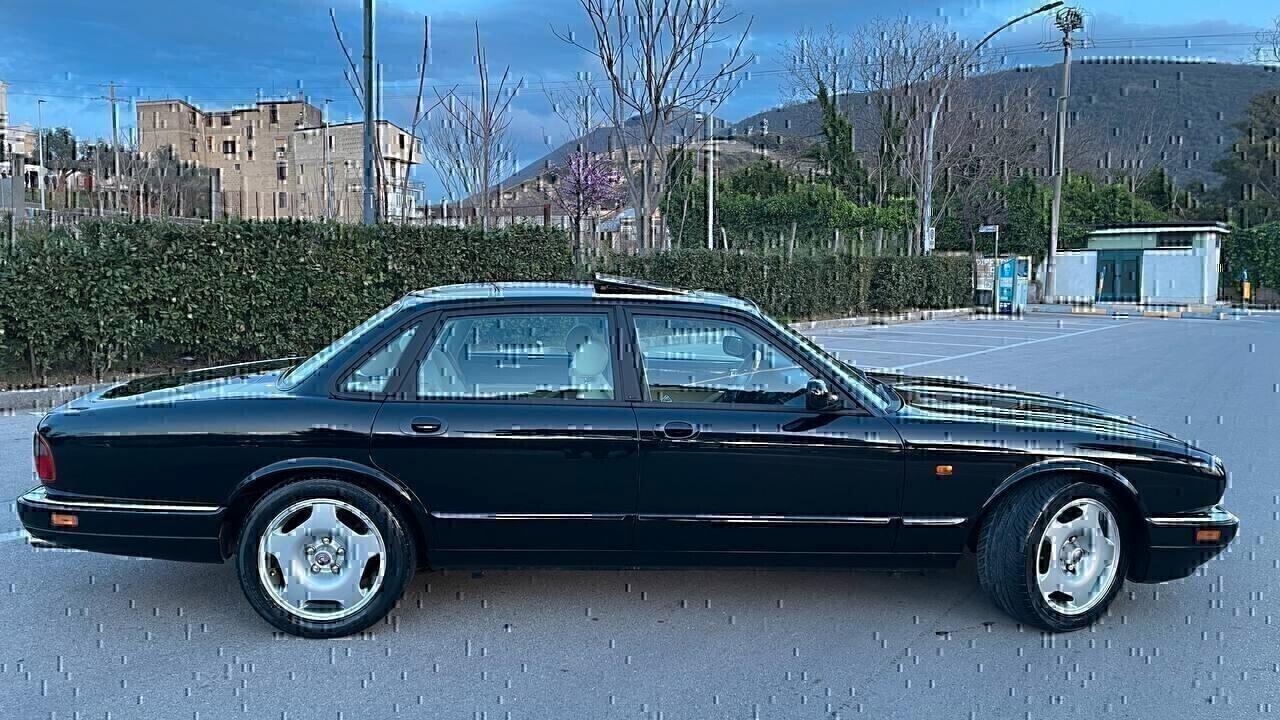 Jaguar XJR 4.0 325 cv con tetto apribile 1996 full