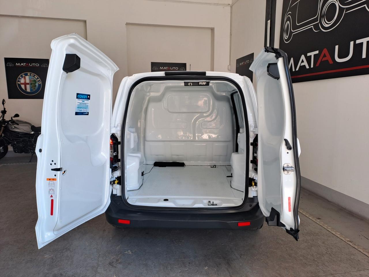 FORD TRANSIT COURIER
