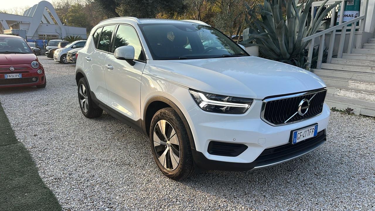 Volvo XC40 T2 automatico Business