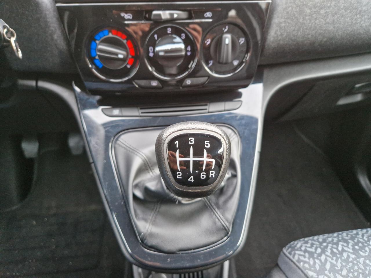 Lancia Ypsilon Hybrid 1.0 70CV "23.800 km" Bluetooth, Sensori p.