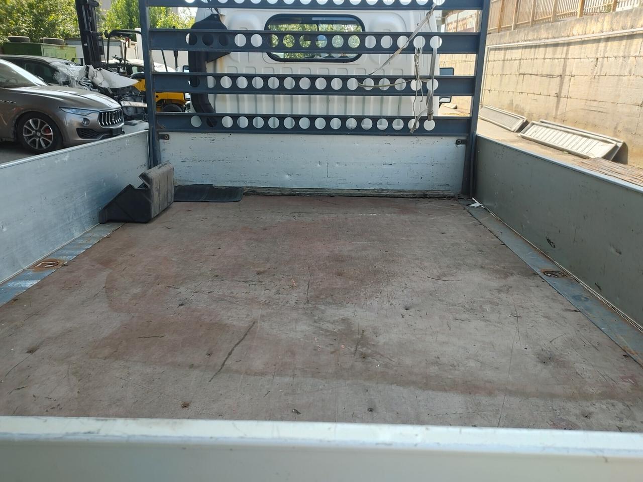 Nissan Cabstar 3.0 3posti cassone fisso