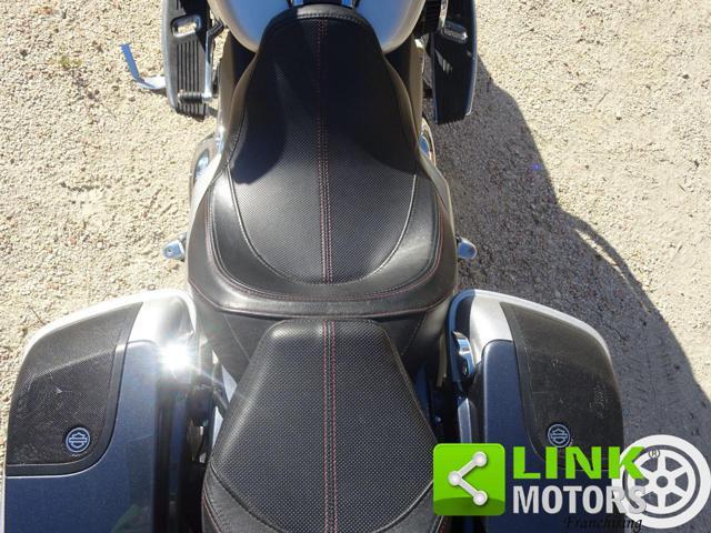 HARLEY-DAVIDSON FLHX Street Glide CVO