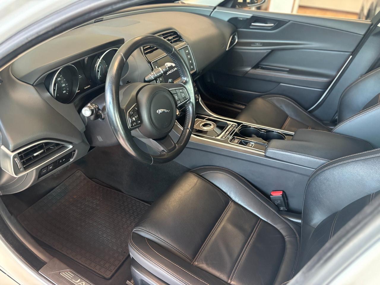Jaguar XE 2.0d Portfolio awd 180cv*UNICOPRO*TAGLIANDI JAGUAR