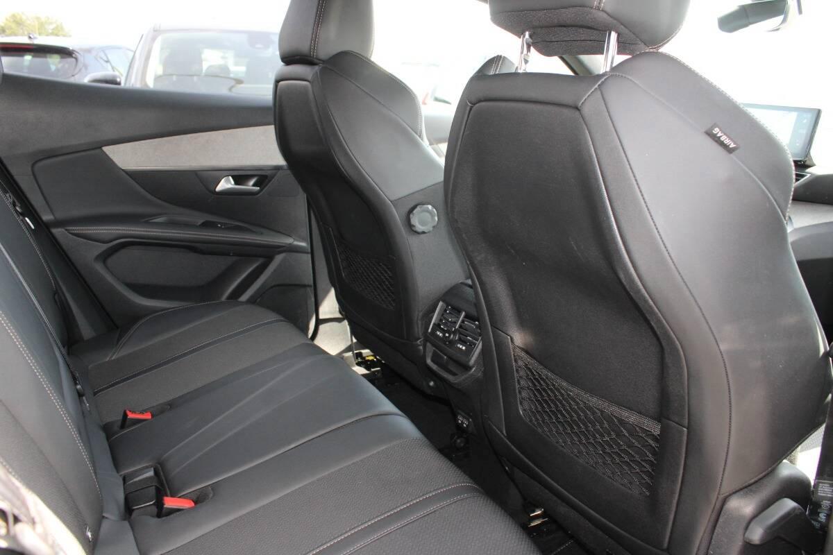 Peugeot 3008 II 1.5 bluehdi GT s&s 130cv eat8 Con TELECAMERA & NAV