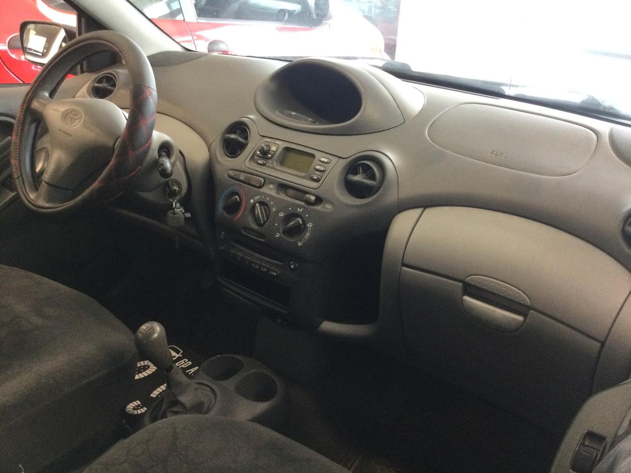 Toyota Yaris 1.0i 16V cat 3 porte '03