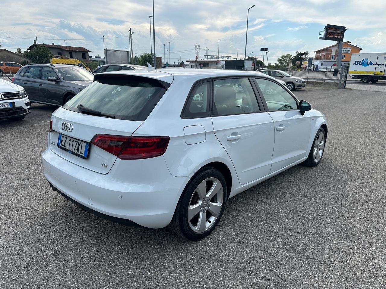 Audi A3 1.6 TDI clean diesel S tronic Ambiente - 2015