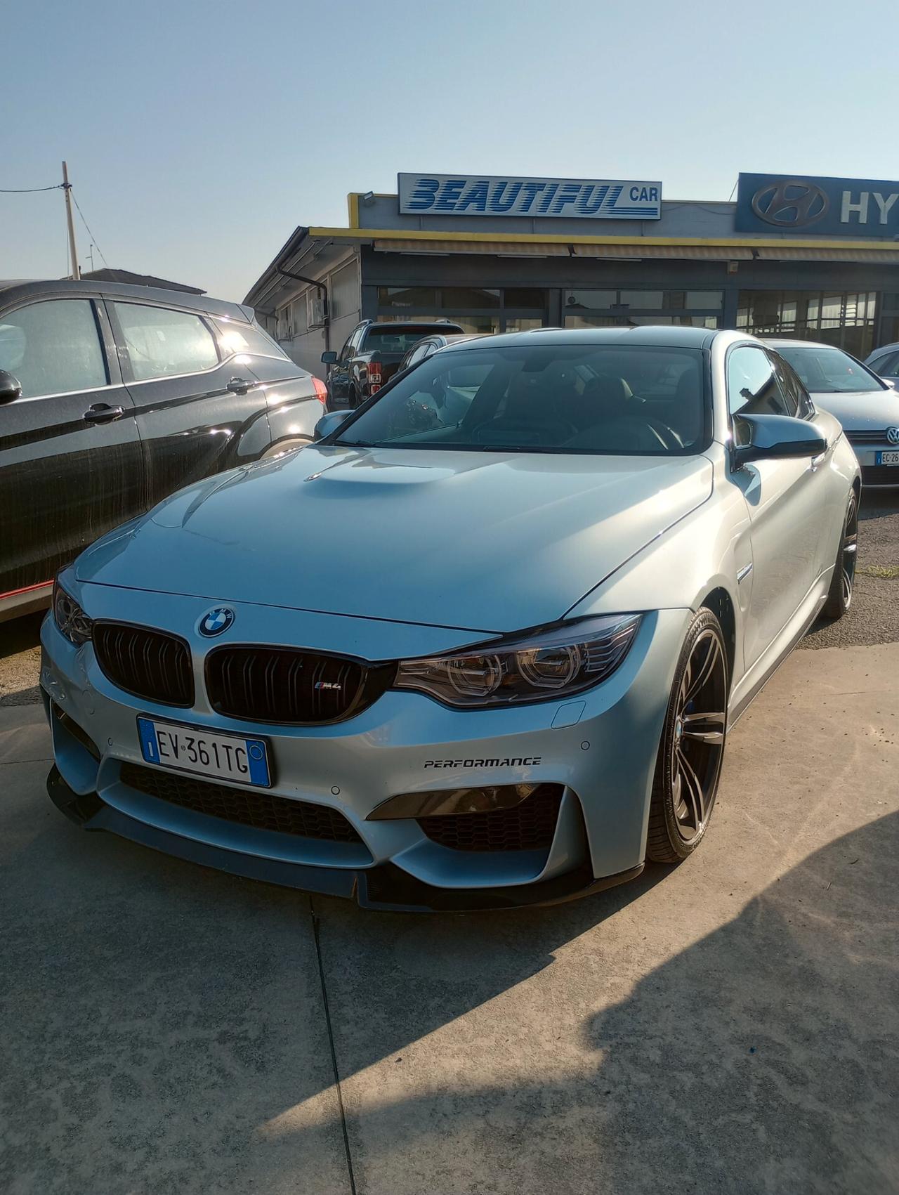 Bmw M4 DKG, Akrapovic