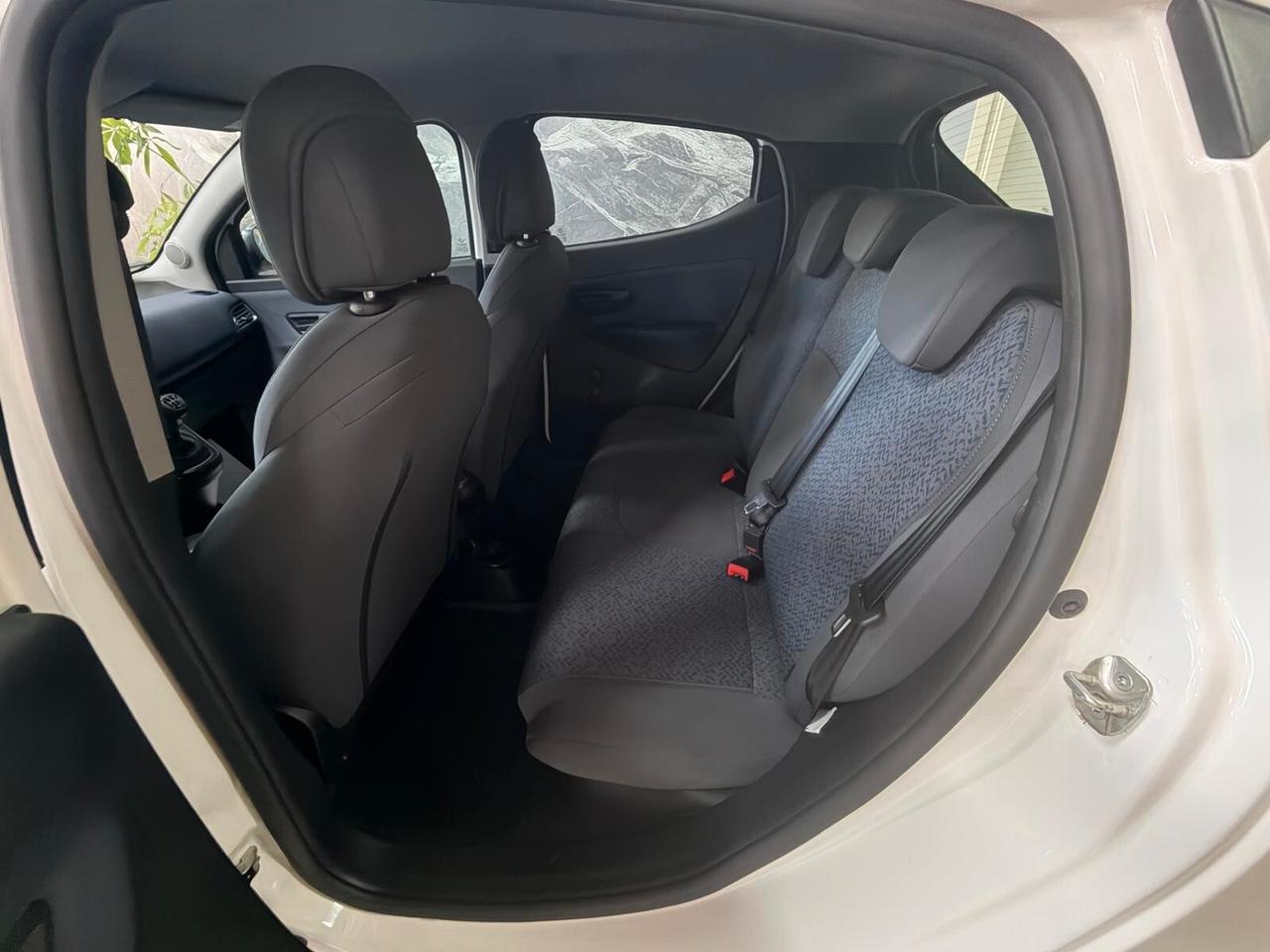 Lancia Ypsilon 1.0 FireFly 5 porte S&S Hybrid Gold